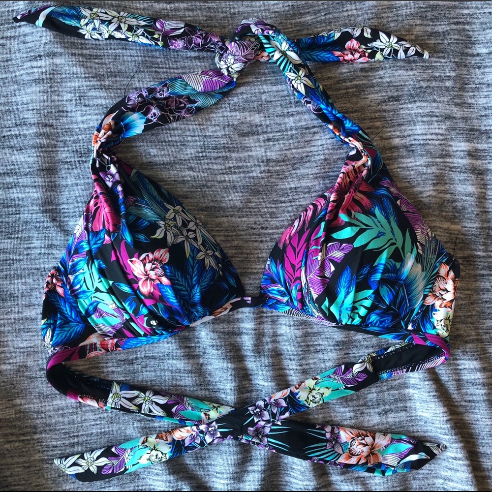 Kenneth Cole New York Bathing Suit! 👙